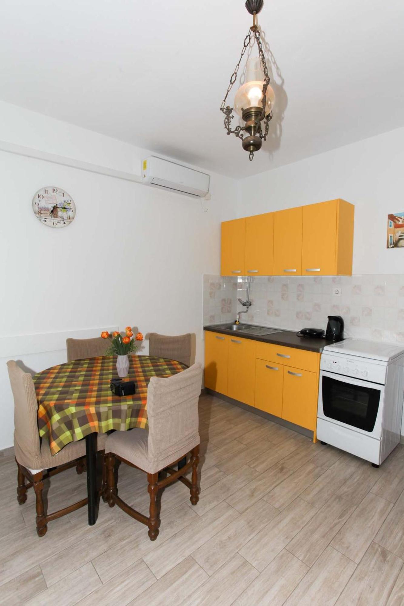 Apartmani Mila Pag Town Exterior photo