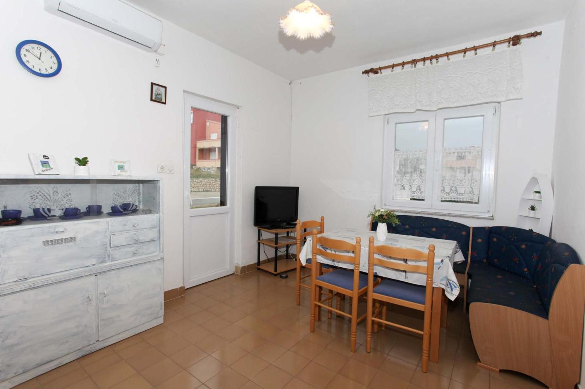 Apartmani Mila Pag Town Exterior photo