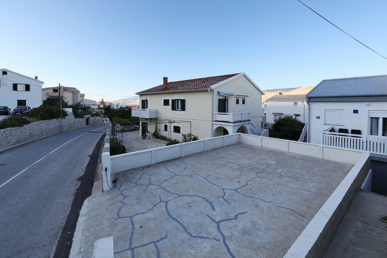 Apartmani Mila Pag Town Exterior photo