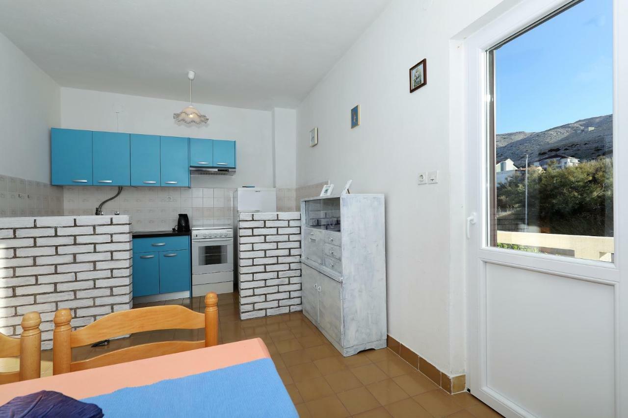 Apartmani Mila Pag Town Exterior photo