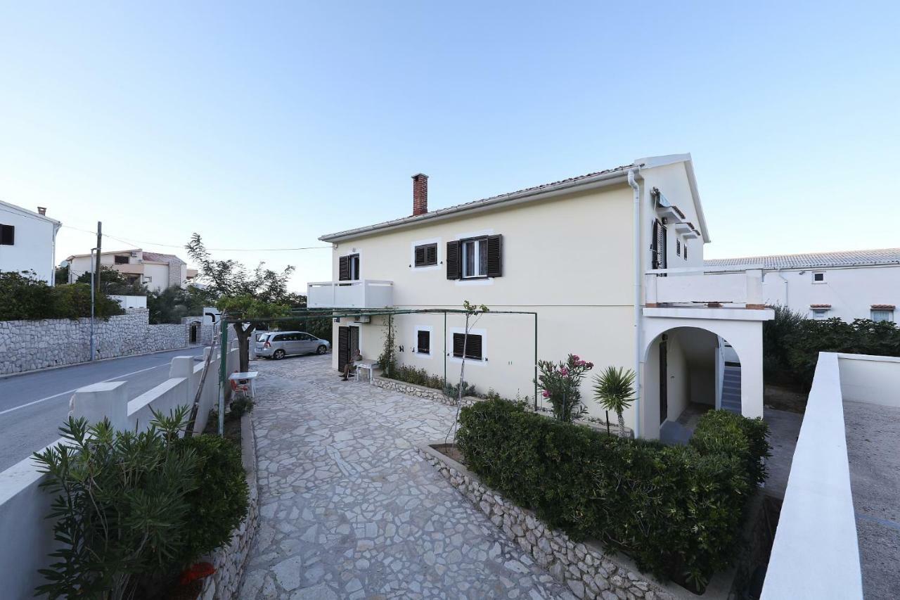Apartmani Mila Pag Town Exterior photo