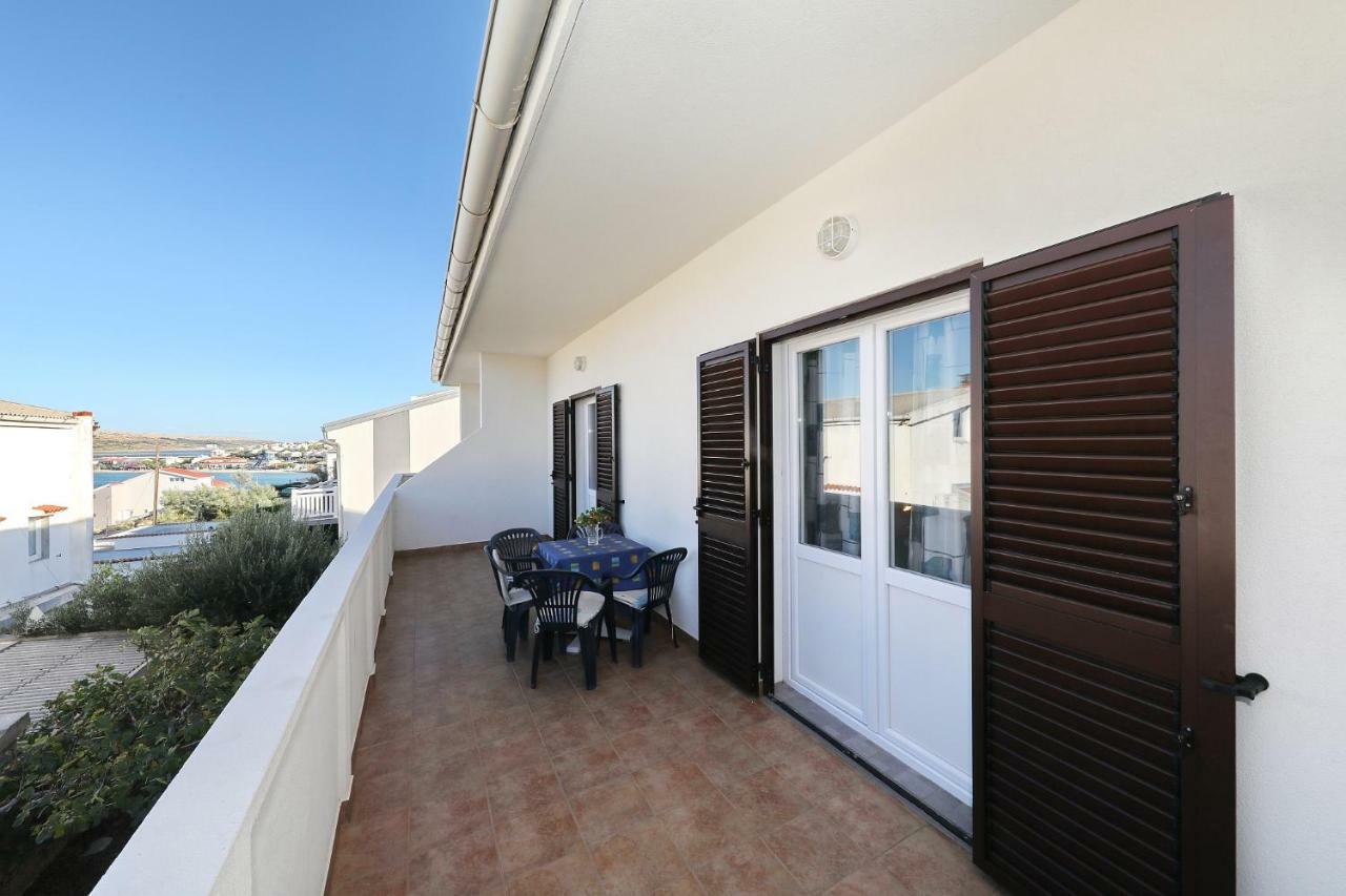 Apartmani Mila Pag Town Exterior photo