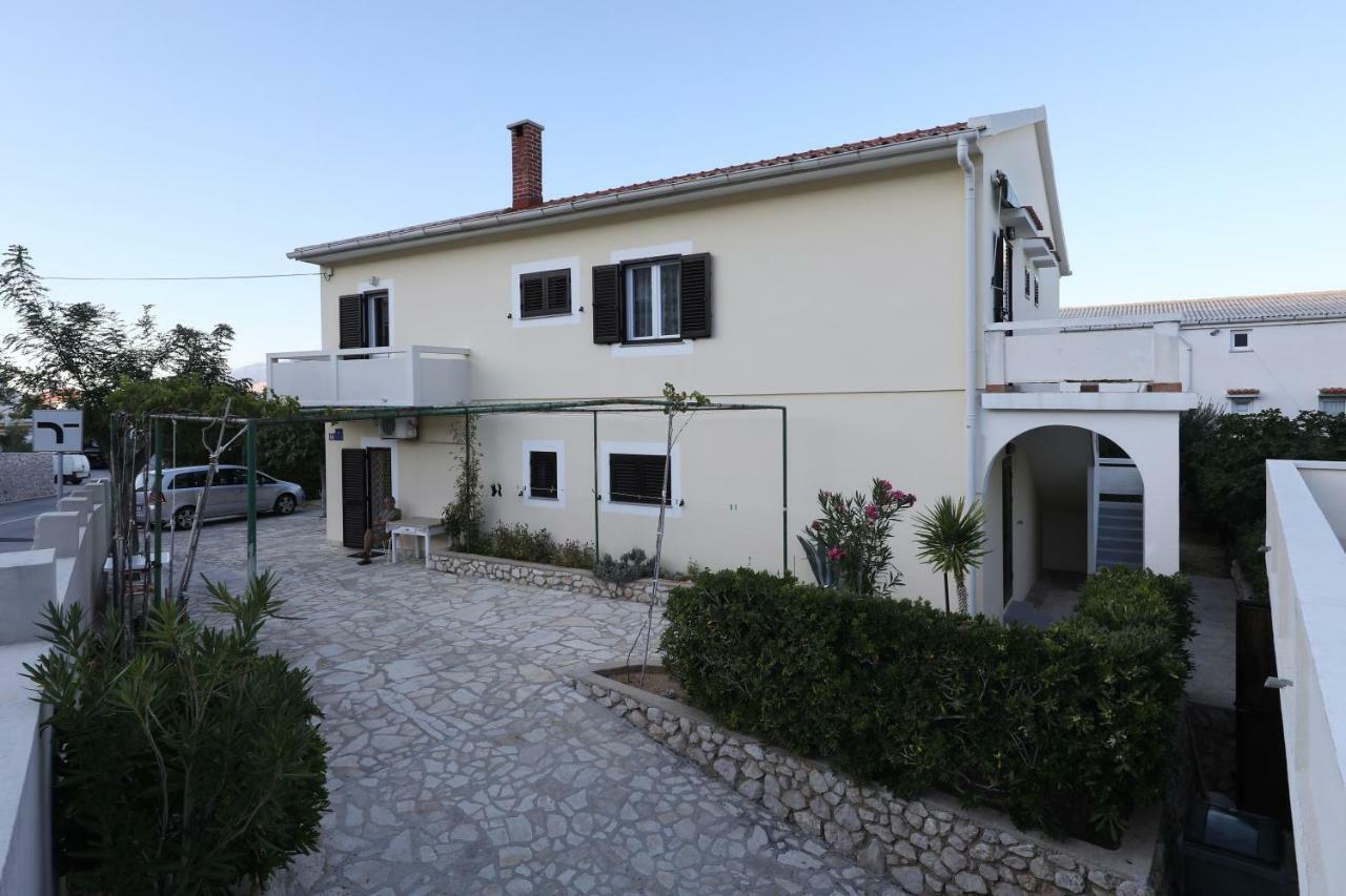 Apartmani Mila Pag Town Exterior photo
