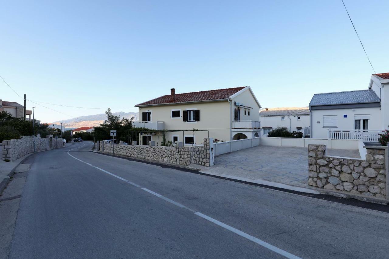 Apartmani Mila Pag Town Exterior photo