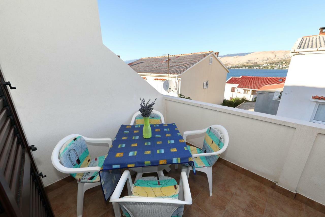 Apartmani Mila Pag Town Exterior photo